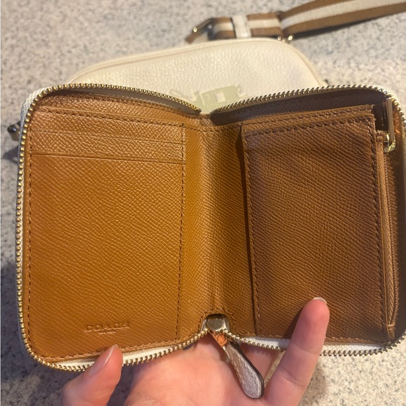 Coach Cream Crossbody Bag and Wallet Set - Picture 2 of 4